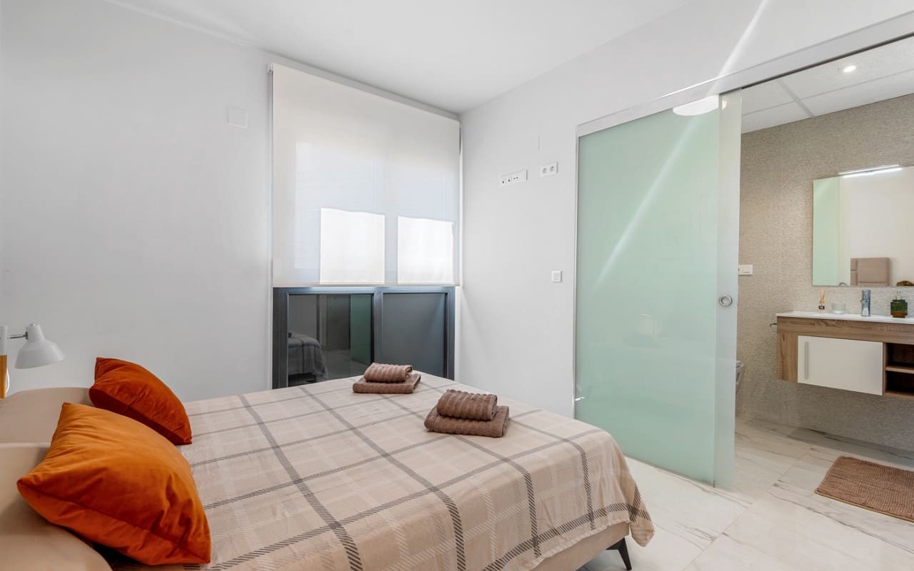 2 bedroom Apartment for sale in Playa Flamenca with pool - € 315,000 (Ref: 9963999)