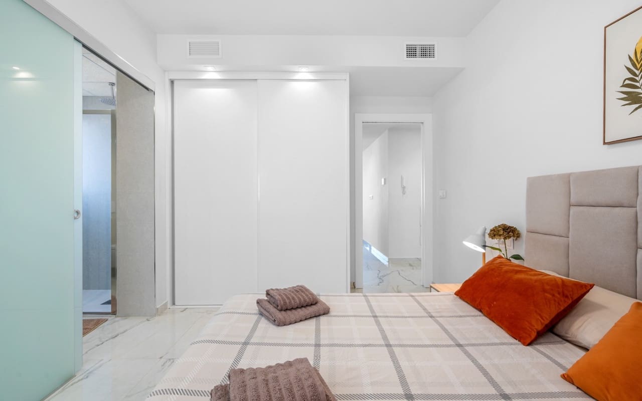 2 bedroom Apartment for sale in Playa Flamenca with pool - € 315,000 (Ref: 9963999)