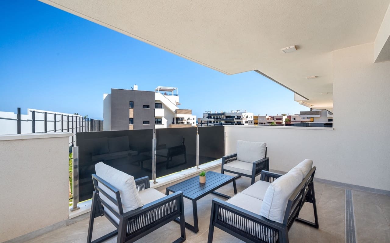 2 bedroom Apartment for sale in Playa Flamenca with pool - € 315,000 (Ref: 9963999)