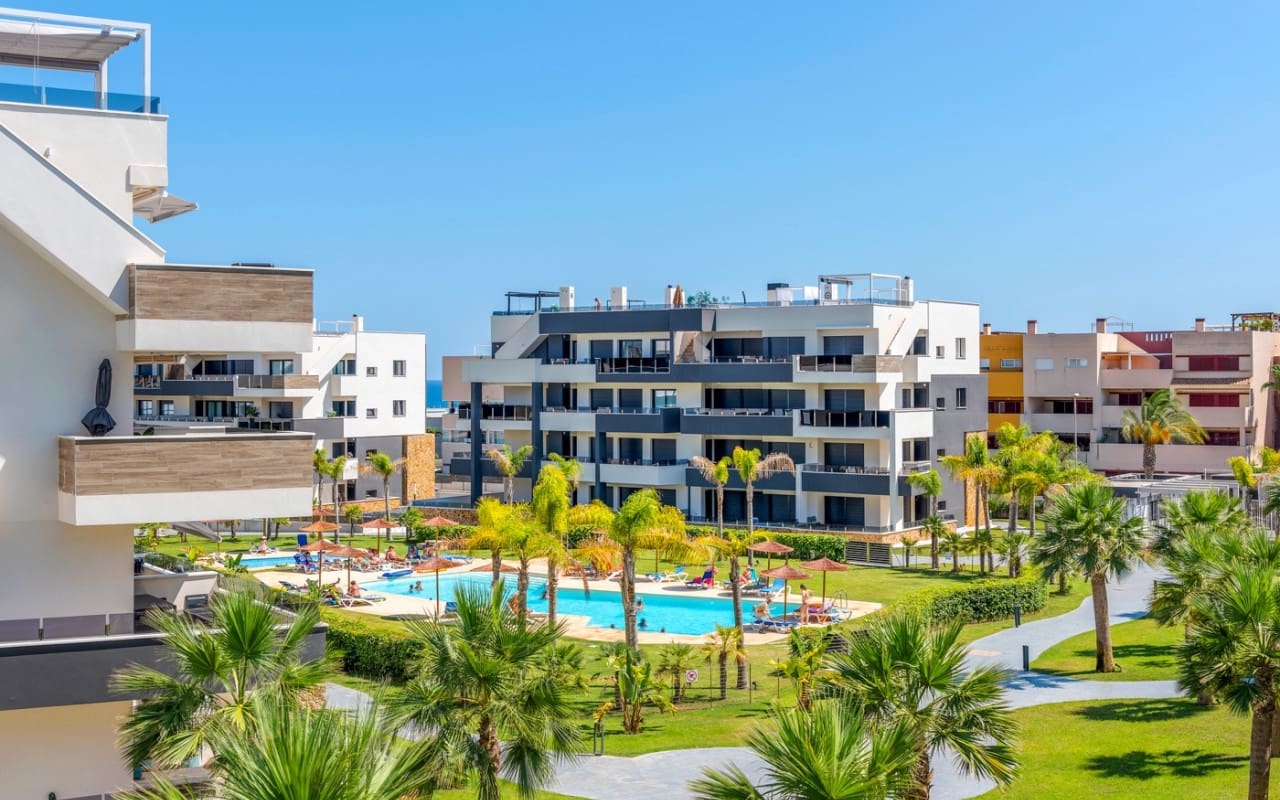 2 bedroom Apartment for sale in Playa Flamenca with pool - € 315,000 (Ref: 9963999)