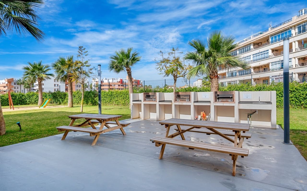 2 bedroom Apartment for sale in Playa Flamenca with pool - € 315,000 (Ref: 9963999)