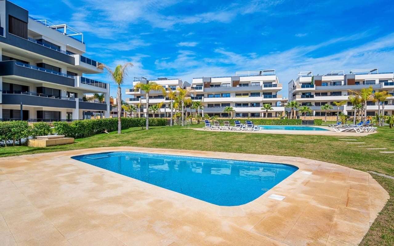 2 bedroom Apartment for sale in Playa Flamenca with pool - € 315,000 (Ref: 9963999)