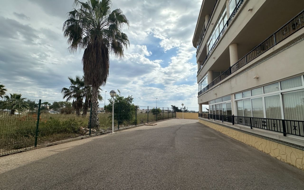 2 bedroom Apartment for sale in Playa Flamenca - € 199,800 (Ref: 9971473)