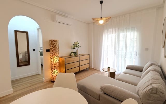 Apartamento de 2 habitaciones en Puerto Deportivo, Torrevieja en venta - 164.900 € (Ref: 9971474)