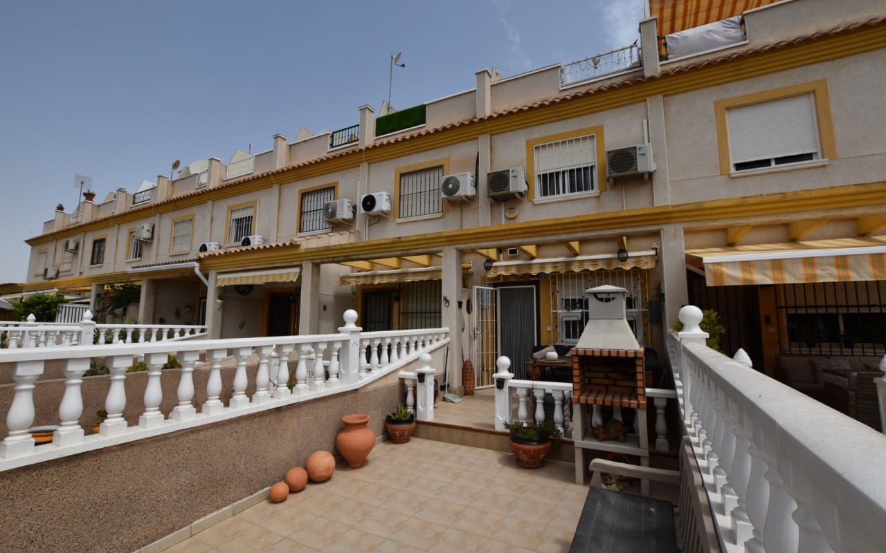 Casa de 2 habitaciones en Algorfa en venta con piscina - 134.995 € (Ref: 9973599)