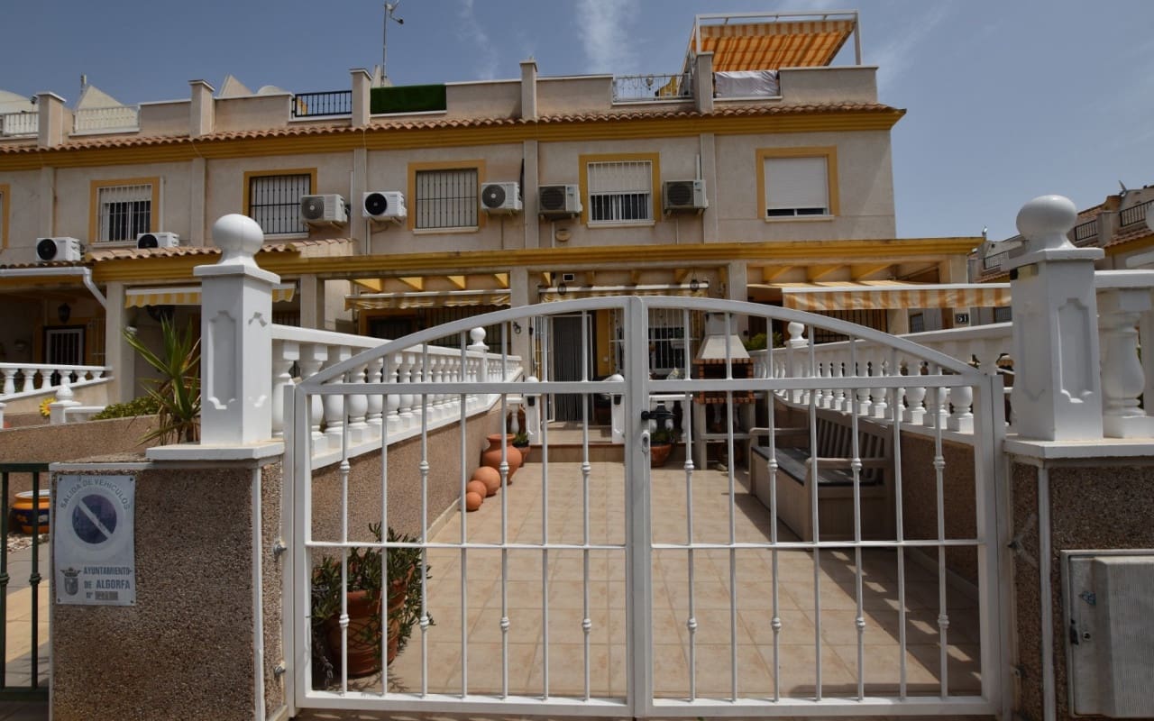 Casa de 2 habitaciones en Algorfa en venta con piscina - 134.995 € (Ref: 9973599)