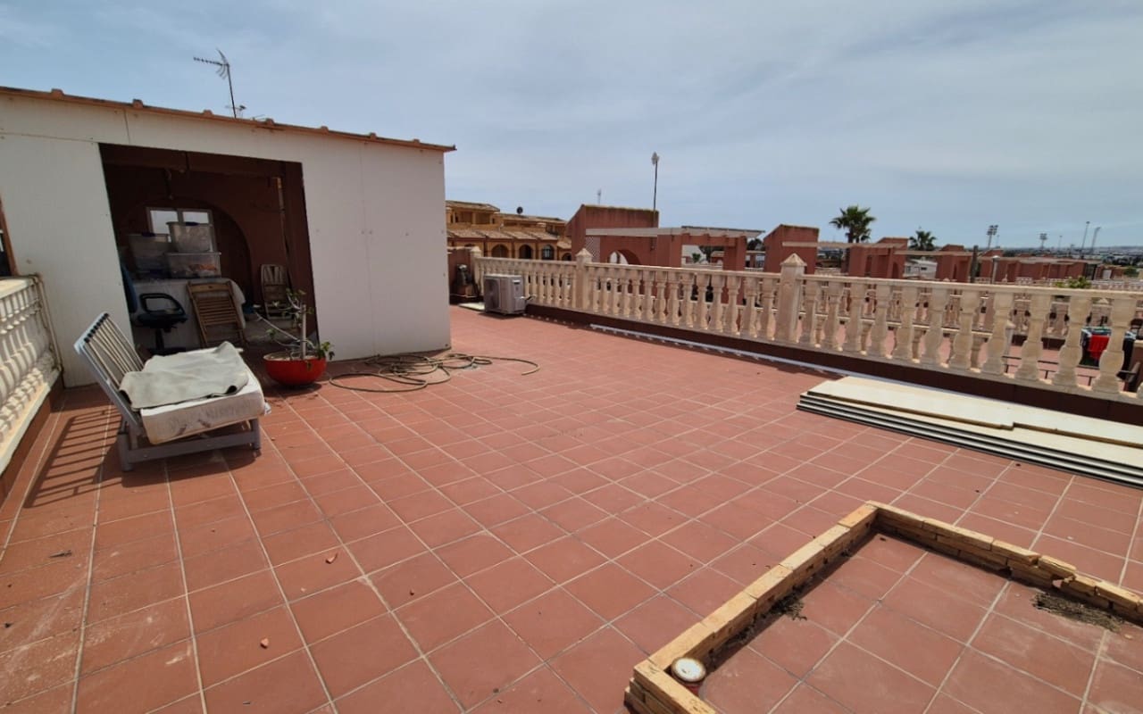 2 Zimmer Villa zu verkaufen in Torrevieja mit Pool - 322.400 € (Ref: 9973600)