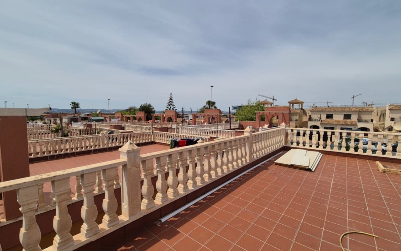 2 Zimmer Villa zu verkaufen in Torrevieja mit Pool - 322.400 € (Ref: 9973600)
