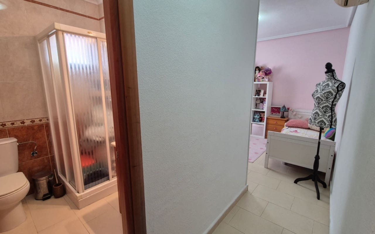 2 Zimmer Villa zu verkaufen in Torrevieja mit Pool - 322.400 € (Ref: 9973600)