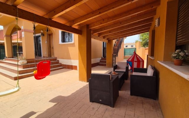2 soveværelse Villa til salg i Aguas Nuevas, Torrevieja med swimmingpool - € 322.400 (Ref: 9973600)