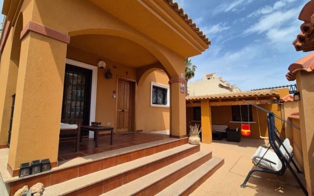 2 soveværelse Villa til salg i Aguas Nuevas, Torrevieja med swimmingpool - € 322.400 (Ref: 9973600)