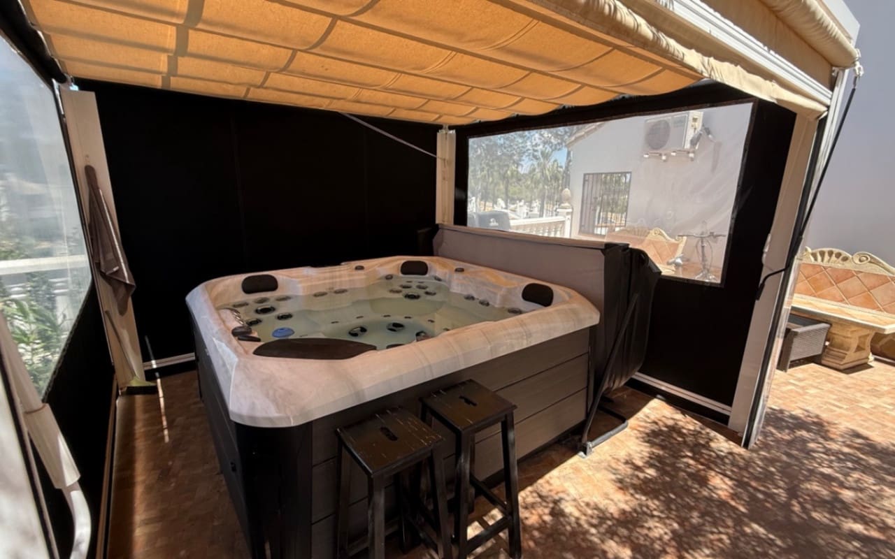 4 soveværelse Villa til salg i Orihuela med swimmingpool - € 750.000 (Ref: 9973602)