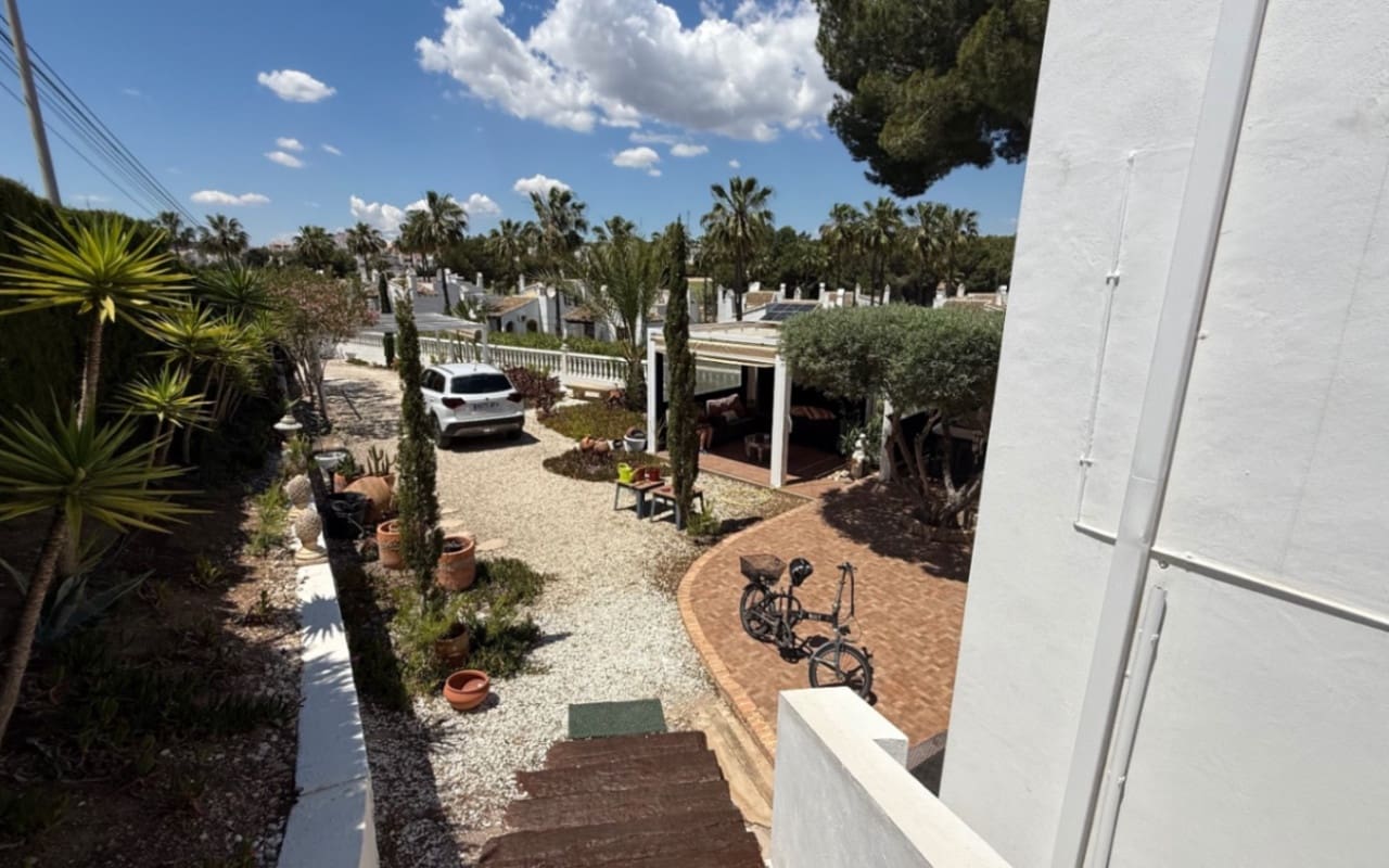 4 soveværelse Villa til salg i Orihuela med swimmingpool - € 750.000 (Ref: 9973602)
