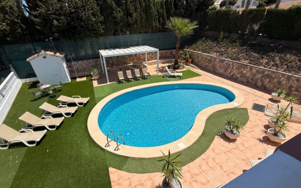 4 soveværelse Villa til salg i Orihuela med swimmingpool - € 750.000 (Ref: 9973602)