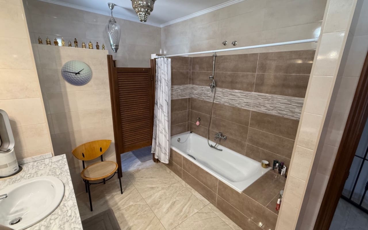 4 soveværelse Villa til salg i Orihuela med swimmingpool - € 750.000 (Ref: 9973602)