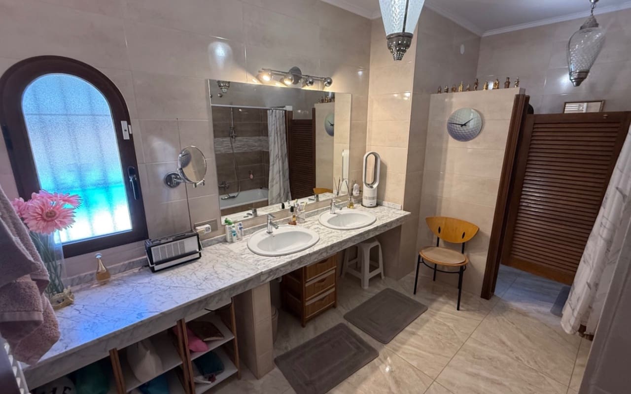 4 soveværelse Villa til salg i Orihuela med swimmingpool - € 750.000 (Ref: 9973602)