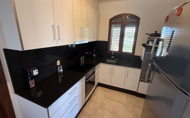4 soveværelse Villa til salg i Villamartin, Orihuela med swimmingpool - € 750.000 (Ref: 9973602)