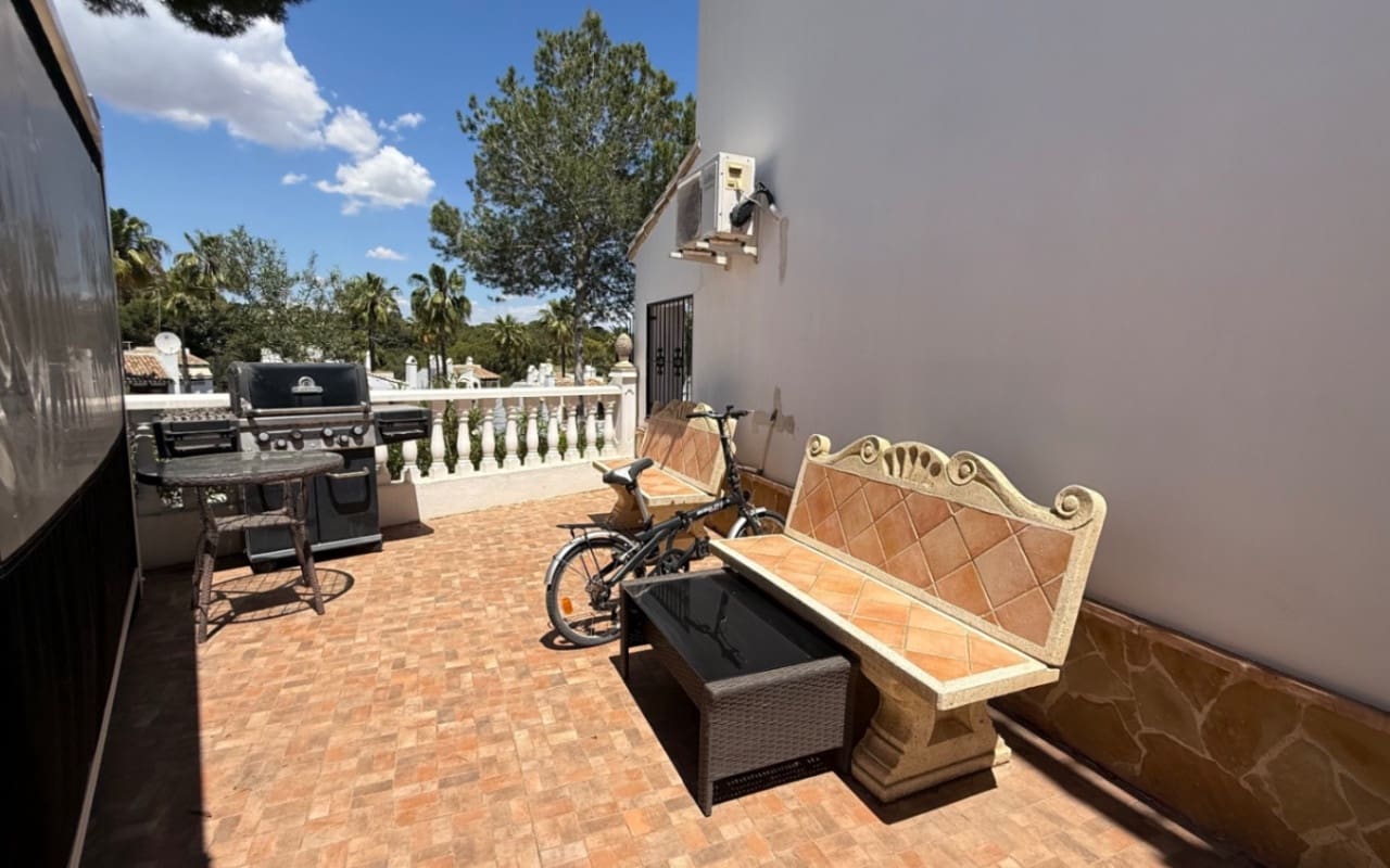 4 soveværelse Villa til salg i Orihuela med swimmingpool - € 750.000 (Ref: 9973602)