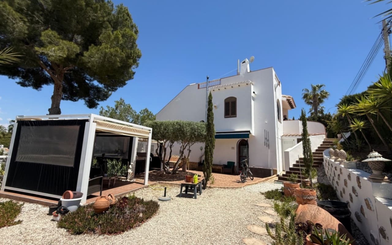 4 soveværelse Villa til salg i Orihuela med swimmingpool - € 750.000 (Ref: 9973602)