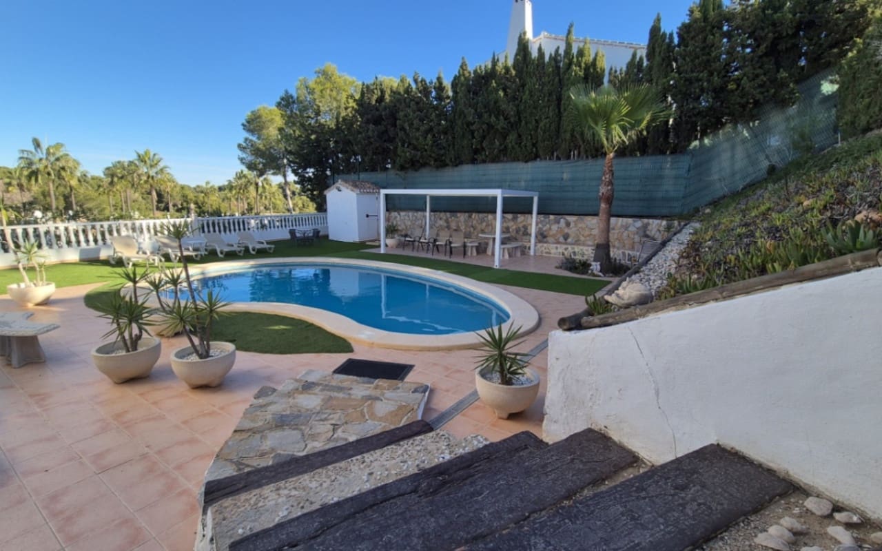 4 soveværelse Villa til salg i Orihuela med swimmingpool - € 750.000 (Ref: 9973602)