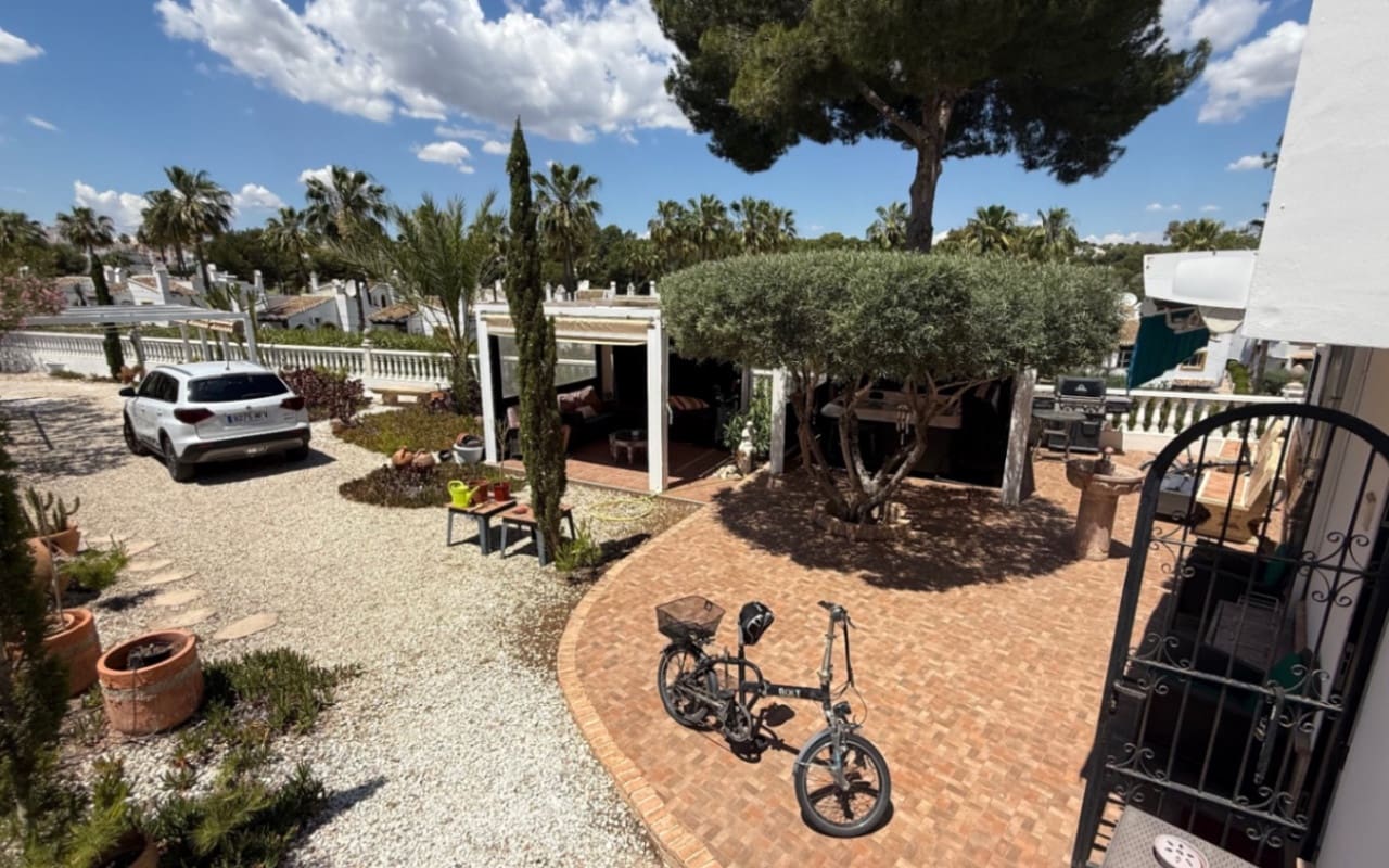 4 soveværelse Villa til salg i Orihuela med swimmingpool - € 750.000 (Ref: 9973602)