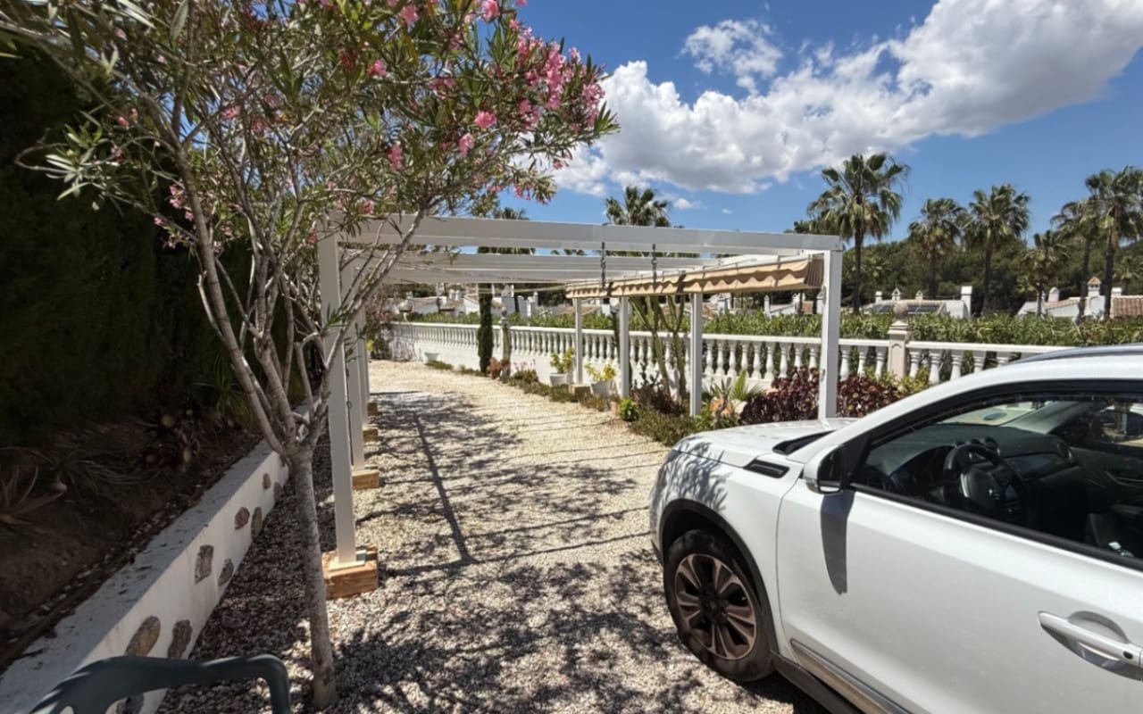 4 soveværelse Villa til salg i Orihuela med swimmingpool - € 750.000 (Ref: 9973602)