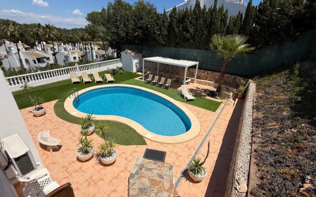 4 soveværelse Villa til salg i Orihuela med swimmingpool - € 750.000 (Ref: 9973602)