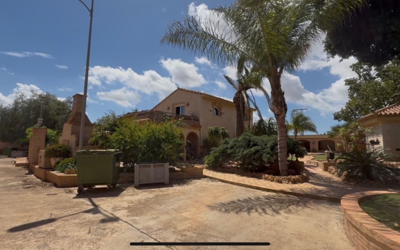 6 bedroom Villa for sale in Cartagena with pool - € 1,080,000 (Ref: 9973603)