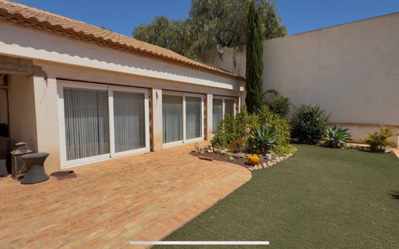 6 bedroom Villa for sale in Cartagena with pool - € 1,080,000 (Ref: 9973603)
