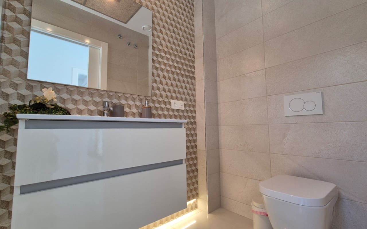 4 soverom Villa til salgs i Torrevieja med svømmebasseng - € 785 000 (Ref: 9973604)