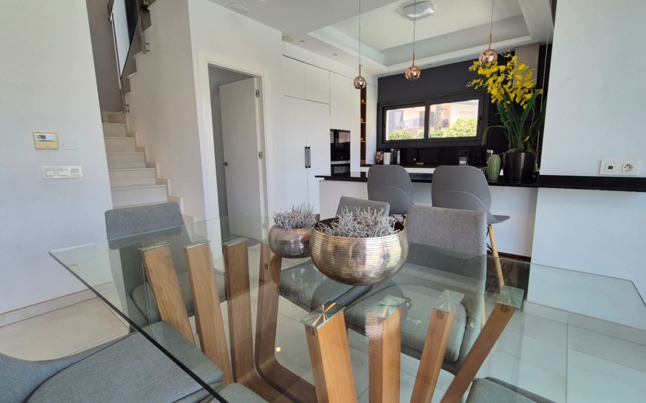 4 soverom Villa til salgs i Torrevieja med svømmebasseng - € 785 000 (Ref: 9973604)