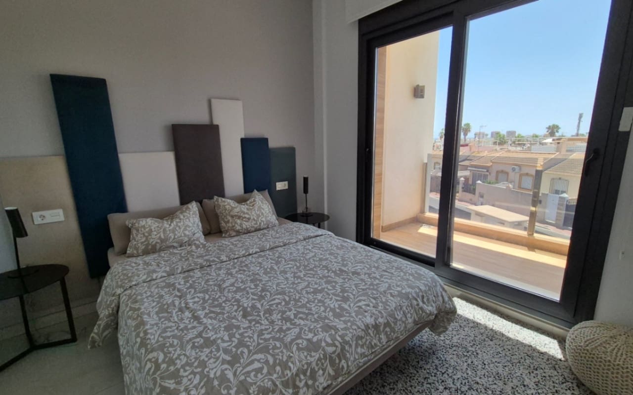 4 soverom Villa til salgs i Torrevieja med svømmebasseng - € 785 000 (Ref: 9973604)