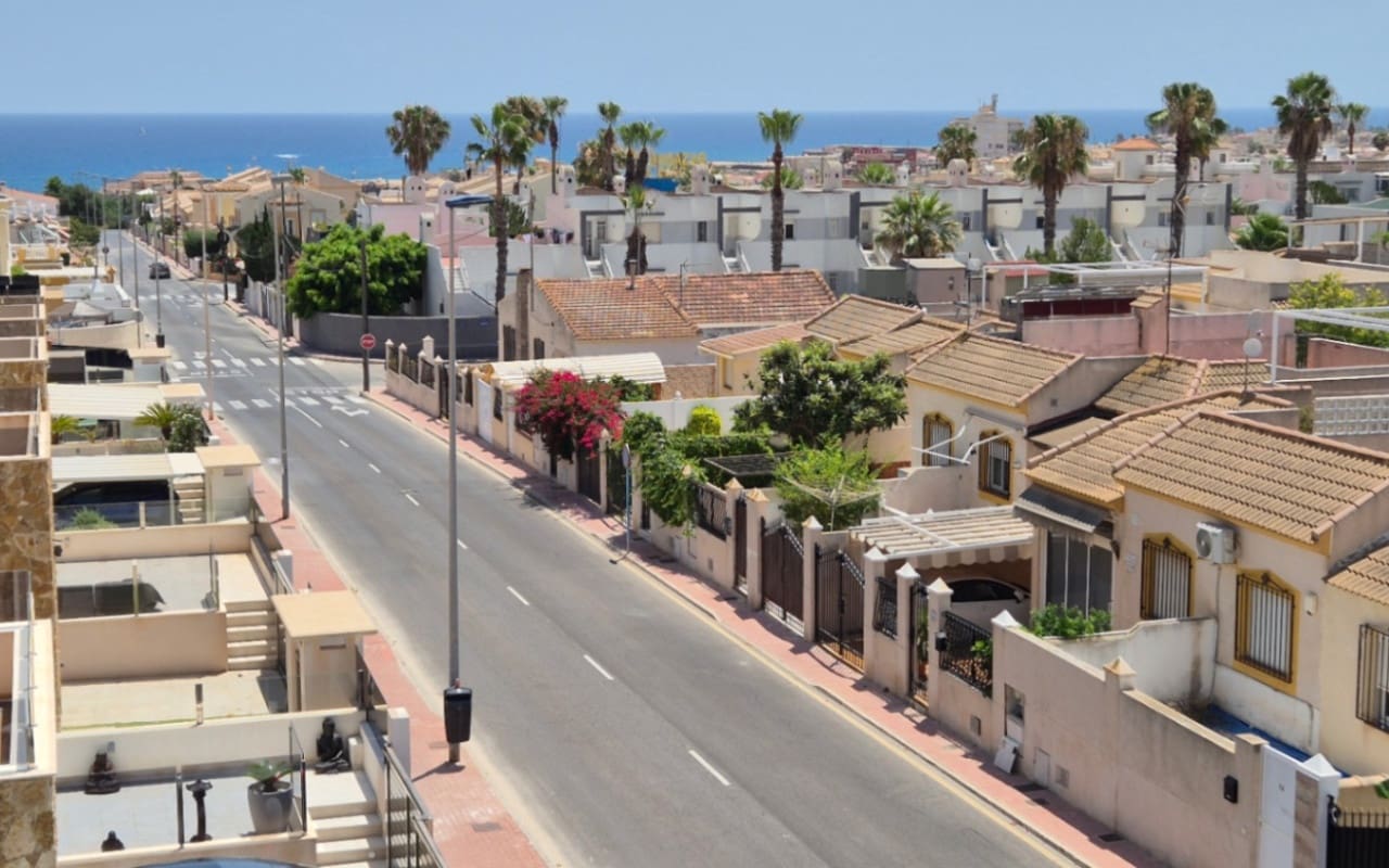 4 soverom Villa til salgs i Torrevieja med svømmebasseng - € 785 000 (Ref: 9973604)