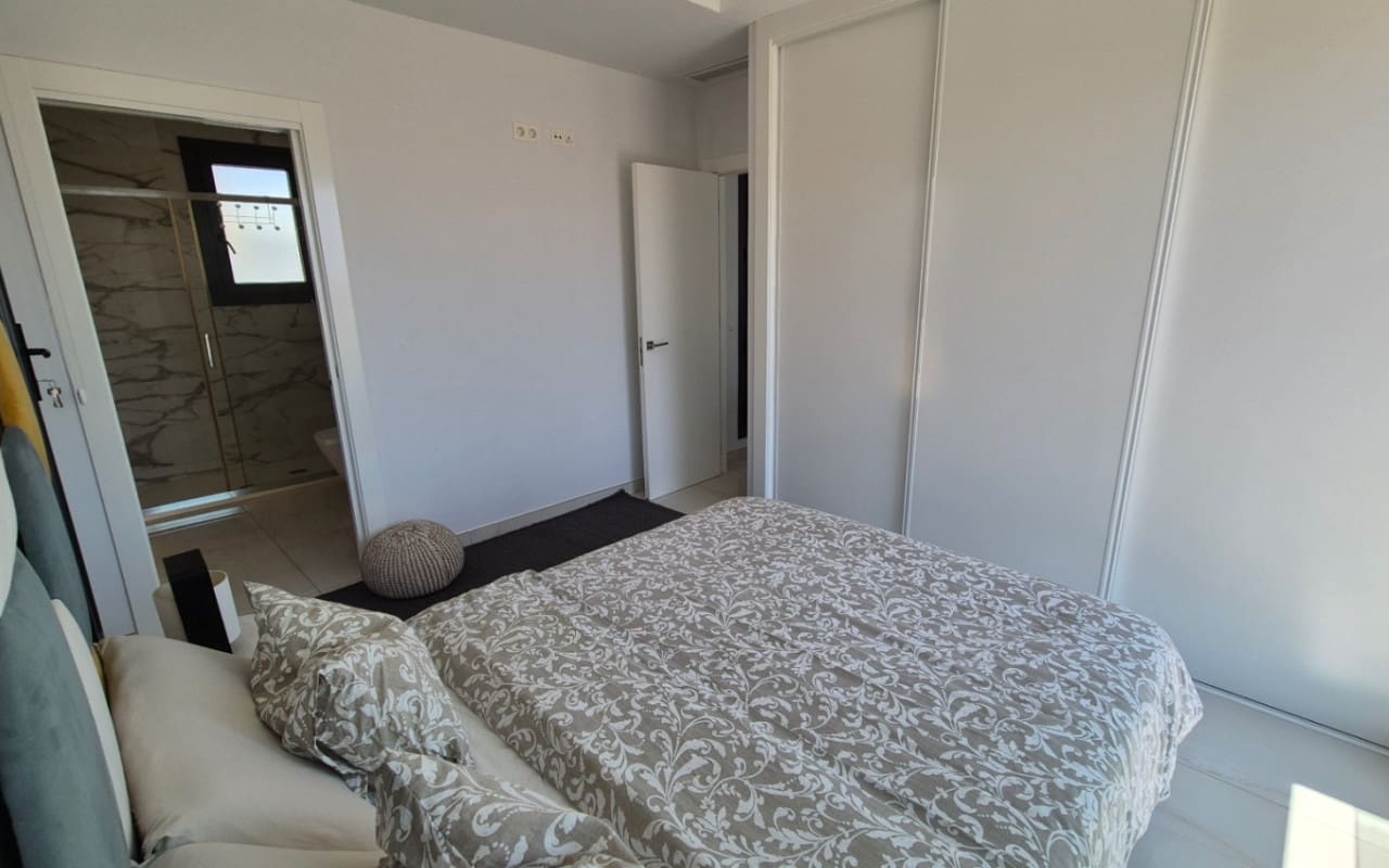 4 soverom Villa til salgs i Torrevieja med svømmebasseng - € 785 000 (Ref: 9973604)