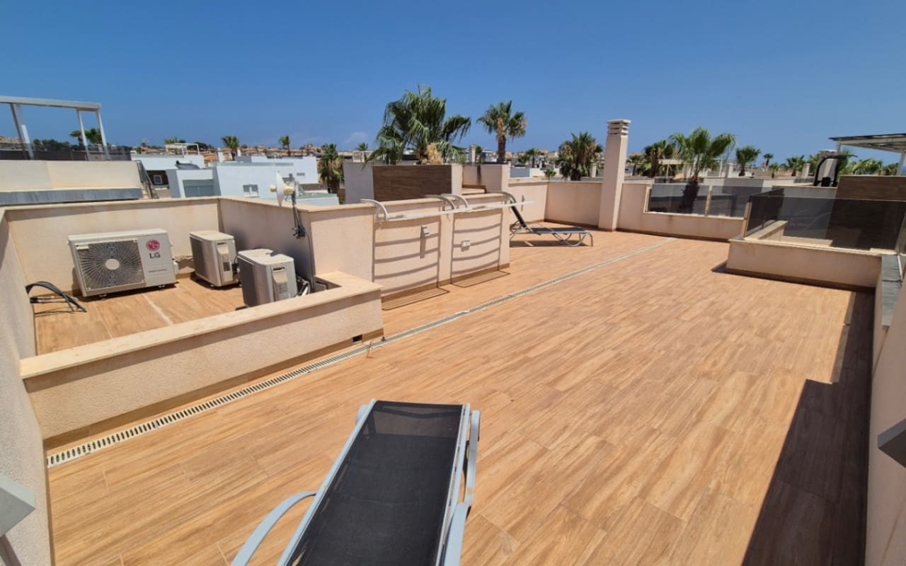 4 soverom Villa til salgs i Torrevieja med svømmebasseng - € 785 000 (Ref: 9973604)