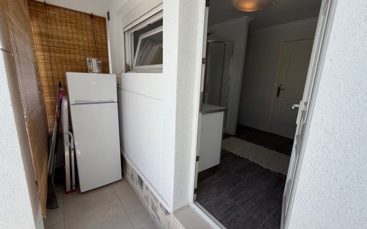 Chalet de 3 habitaciones en Torrevieja en venta con piscina - 645.000 € (Ref: 9973605)