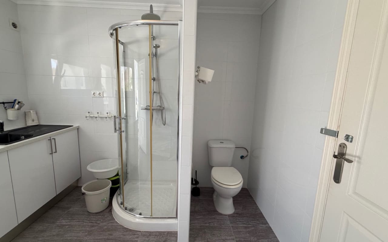 Chalet de 3 habitaciones en Torrevieja en venta con piscina - 645.000 € (Ref: 9973605)