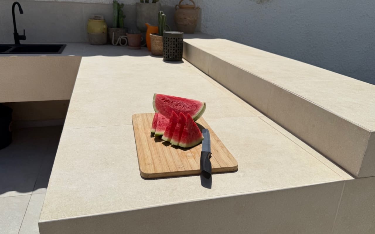 Chalet de 3 habitaciones en Torrevieja en venta con piscina - 645.000 € (Ref: 9973605)