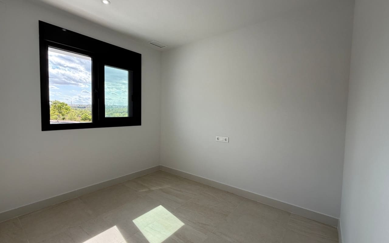 2 bedroom Penthouse for sale in Torrevieja with pool - € 305,000 (Ref: 9973606)