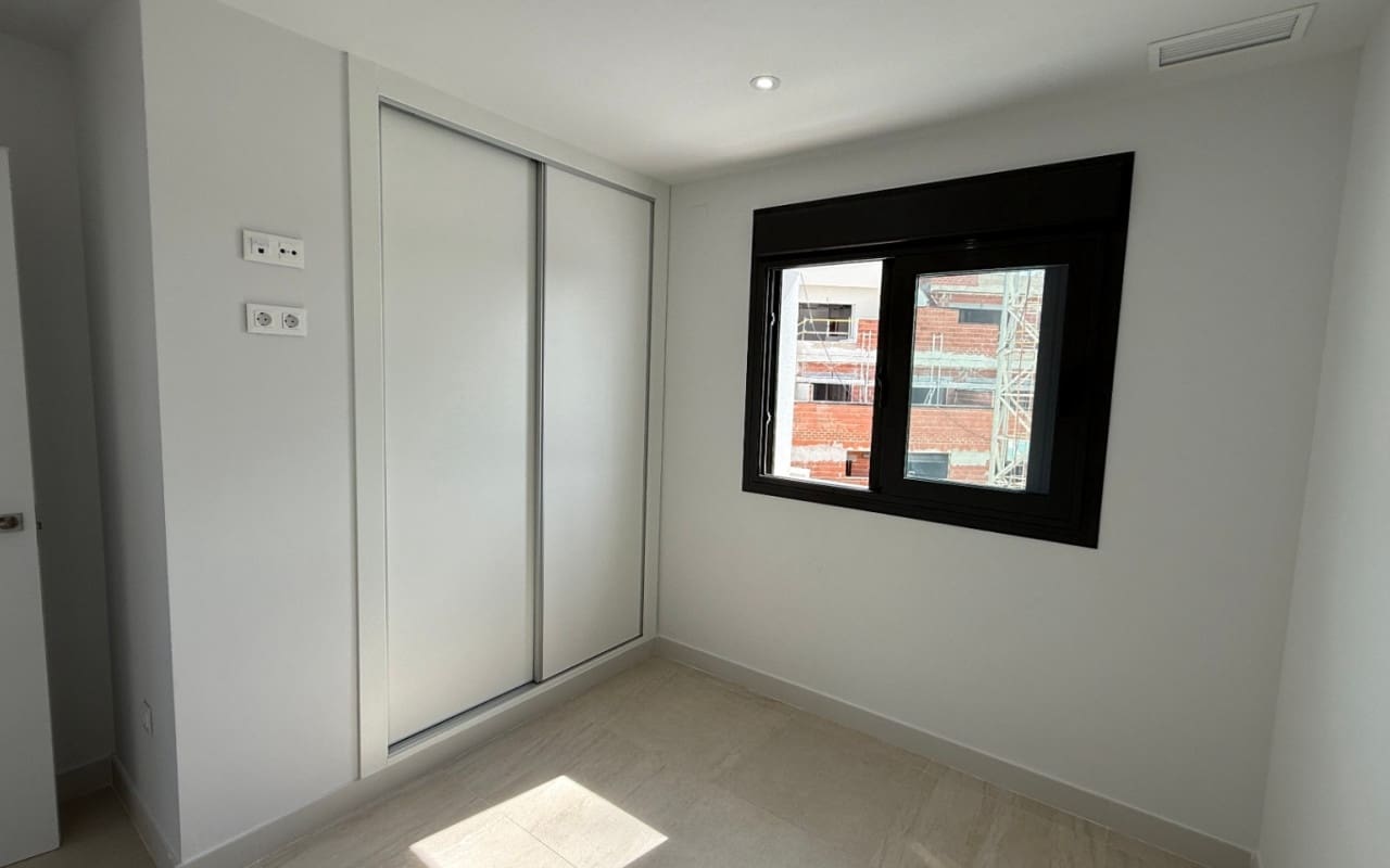 2 bedroom Penthouse for sale in Torrevieja with pool - € 305,000 (Ref: 9973606)