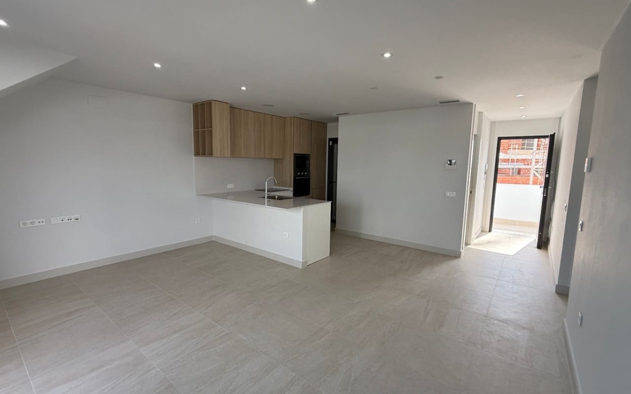2 bedroom Penthouse for sale in Torrevieja with pool - € 305,000 (Ref: 9973606)