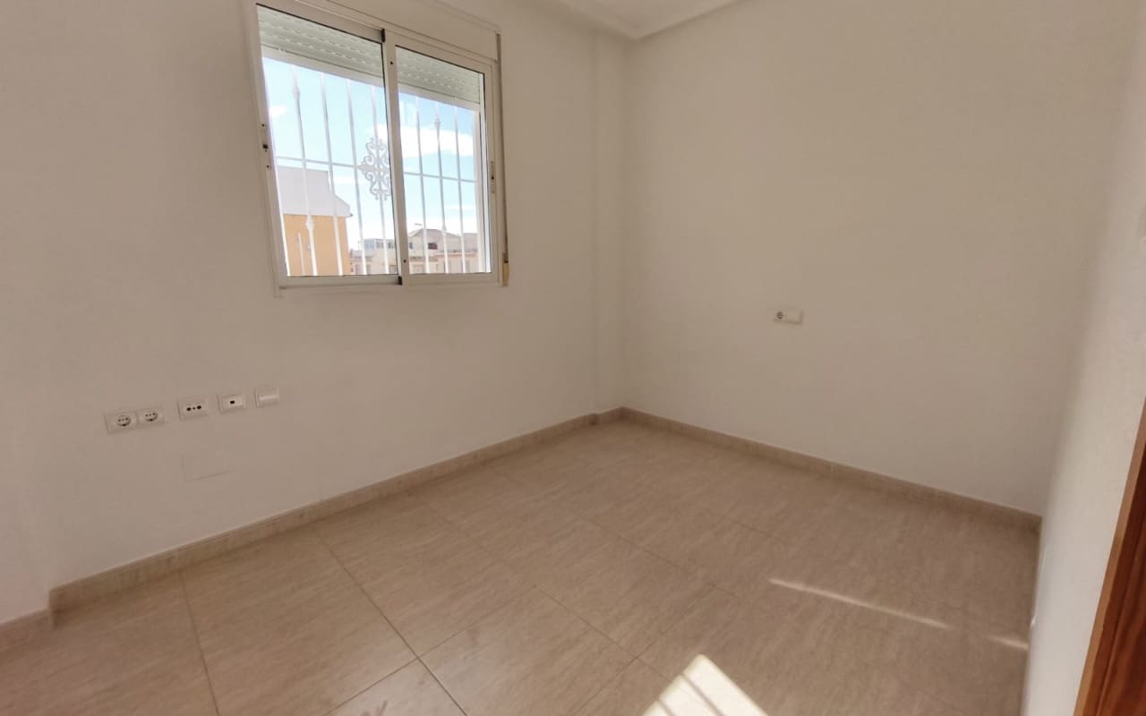 3 sypialnia Dom na sprzedaż w Ciudad Quesada z basenem - 265 000 € (Ref: 9973608)