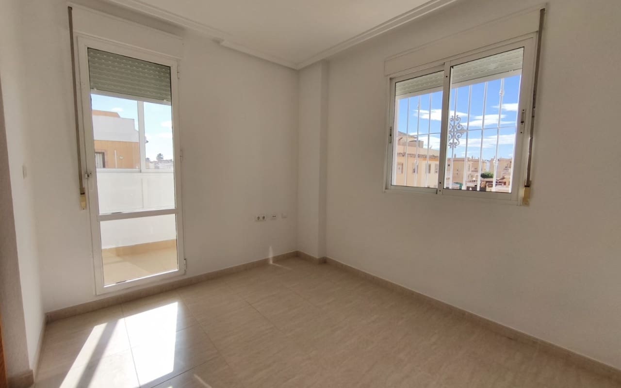 3 sypialnia Dom na sprzedaż w Ciudad Quesada z basenem - 265 000 € (Ref: 9973608)