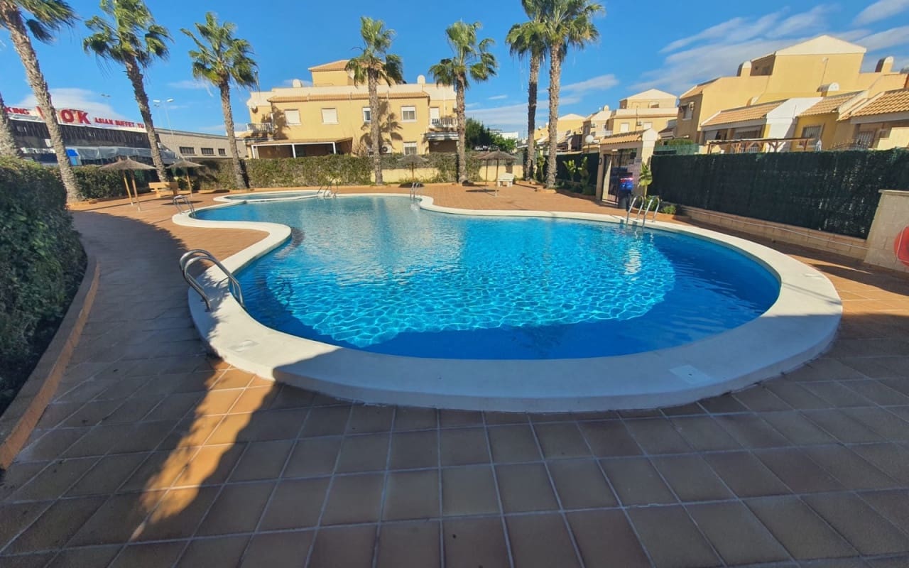 3 sypialnia Dom na sprzedaż w Ciudad Quesada z basenem - 265 000 € (Ref: 9973608)