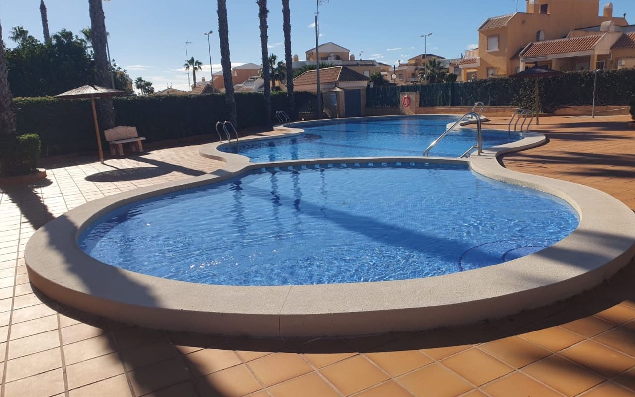 3 sypialnia Dom na sprzedaż w Ciudad Quesada z basenem - 265 000 € (Ref: 9973608)