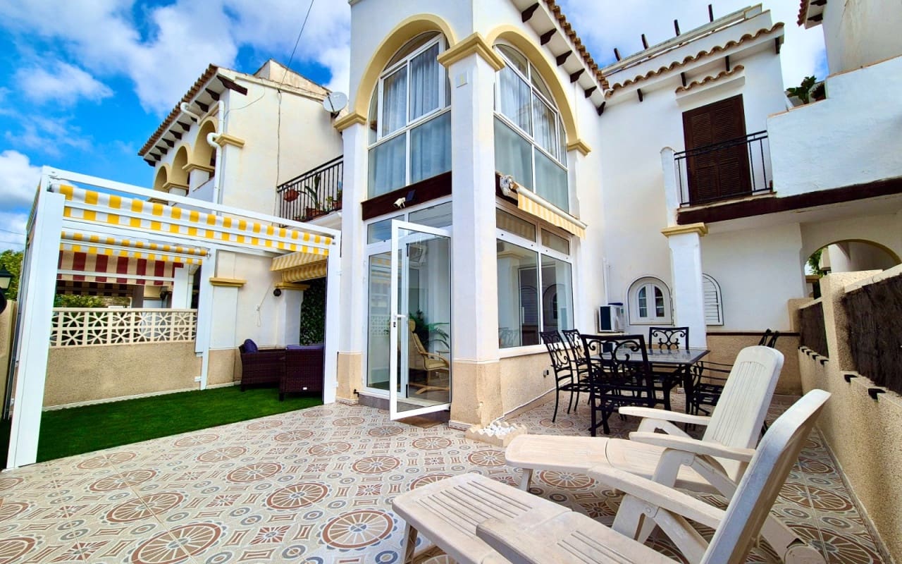1 slaapkamer Huis te koop in San Miguel de Salinas met zwembad - € 155.000 (Ref: 9973609)