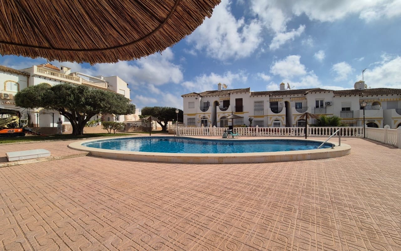 1 slaapkamer Huis te koop in San Miguel de Salinas met zwembad - € 155.000 (Ref: 9973609)