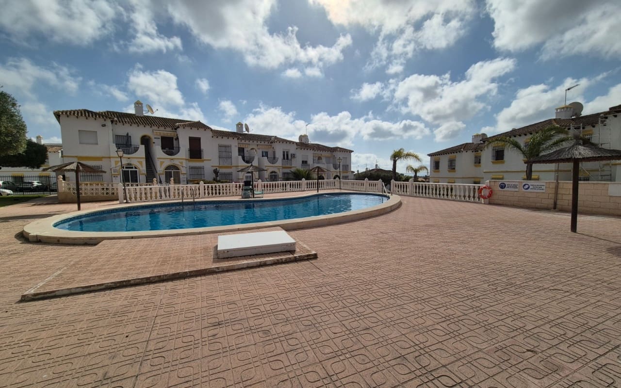 1 slaapkamer Huis te koop in San Miguel de Salinas met zwembad - € 155.000 (Ref: 9973609)