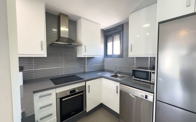 2 soverom Hus til salgs i La Zenia, Orihuela med svømmebasseng - € 339 000 (Ref: 9973610)