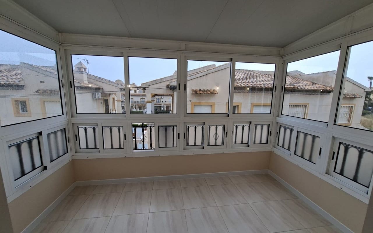 2 bedroom Townhouse for sale in Playa Flamenca with pool - € 169,000 (Ref: 9973611)